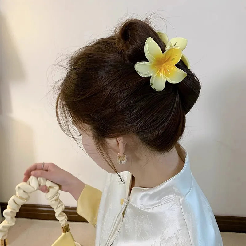 🌺 Pince Fleur Hawaïenne – L’Accessoire Tendance de l’Été ✨