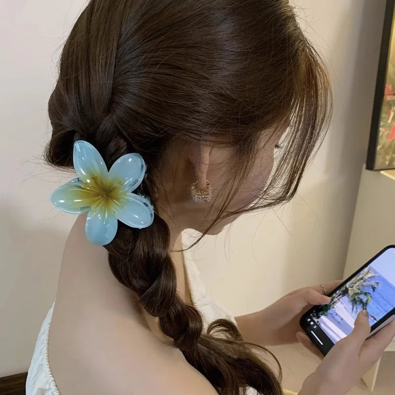 🌺 Pince Fleur Hawaïenne – L’Accessoire Tendance de l’Été ✨